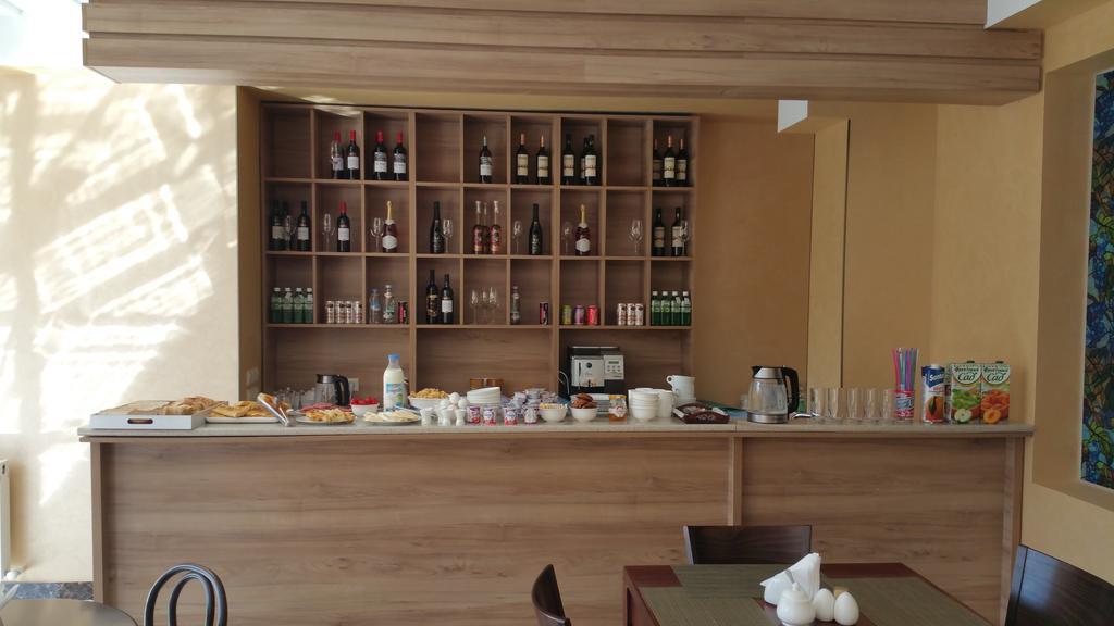 Hotel Feri ティビリシ エクステリア 写真